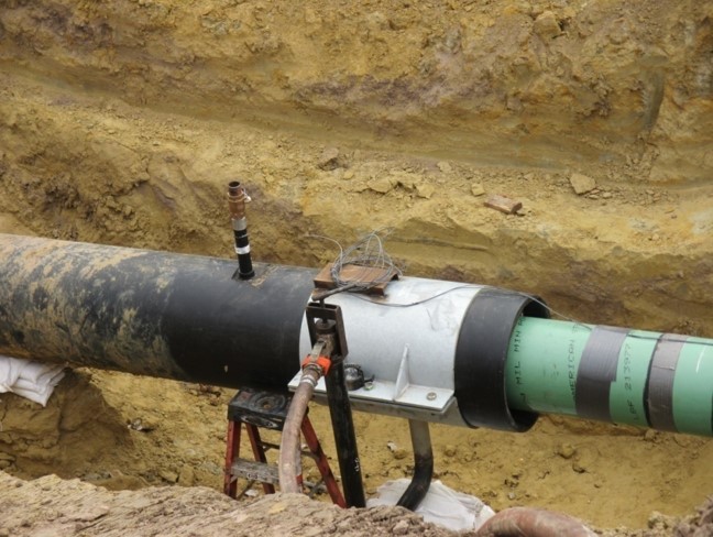 Grouting of a pipe casing